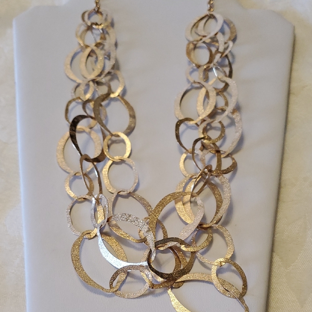 Elegant Gold Circle Link Necklace